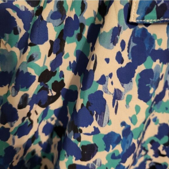 Catherines Blue & White Abstract Print Button Up Blouse, Plus Size 1X - Picture 5 of 7